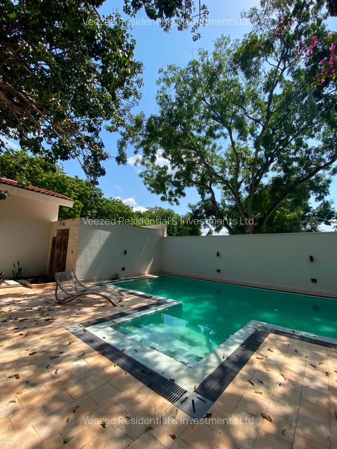 3 Bed Villa with En Suite in Bofa - 15