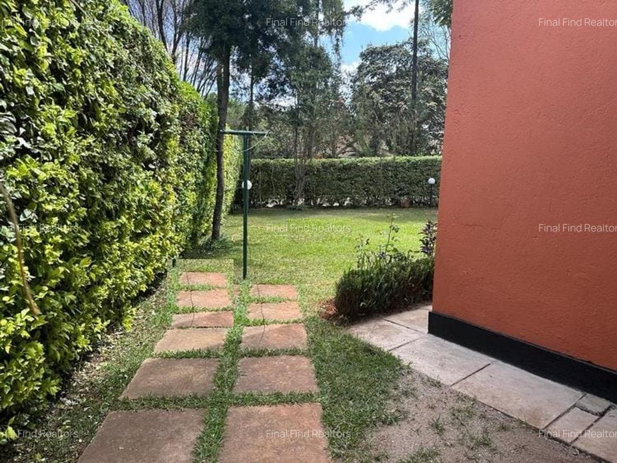 4 Bed Townhouse with En Suite in Ridgeways - 7