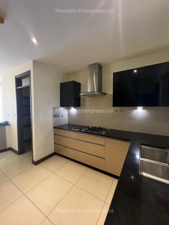 2 Bed Apartment with En Suite at Off Links Road - 18