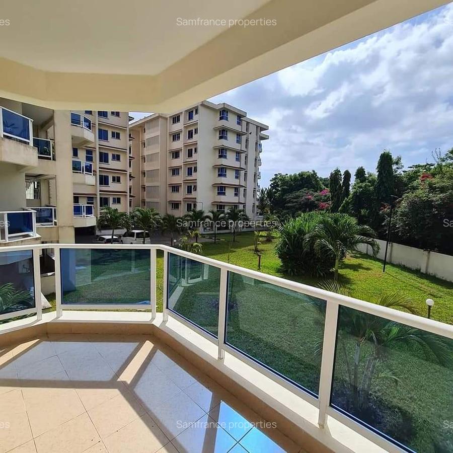 Serviced 4 Bed Apartment with En Suite at Links Road - 1