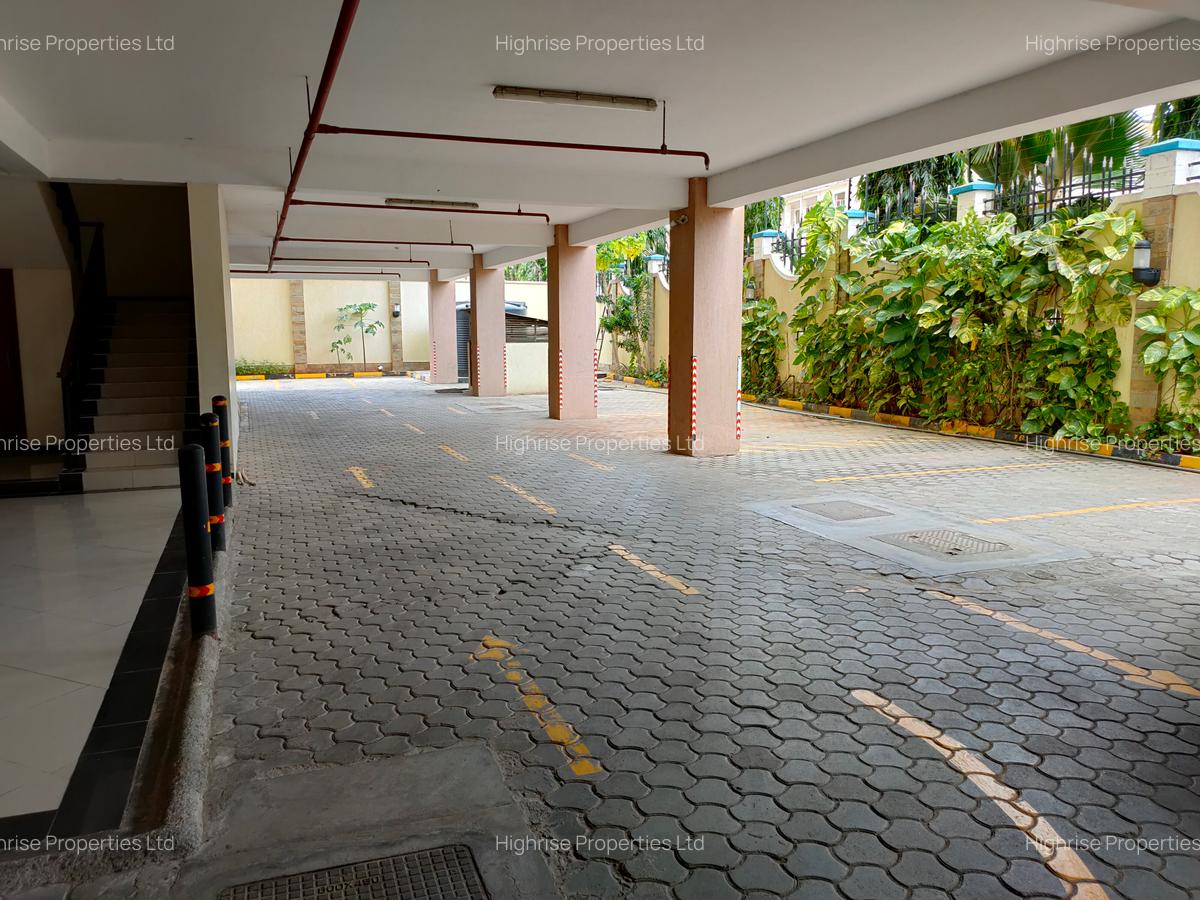 3 Bed Apartment in Kizingo - 3