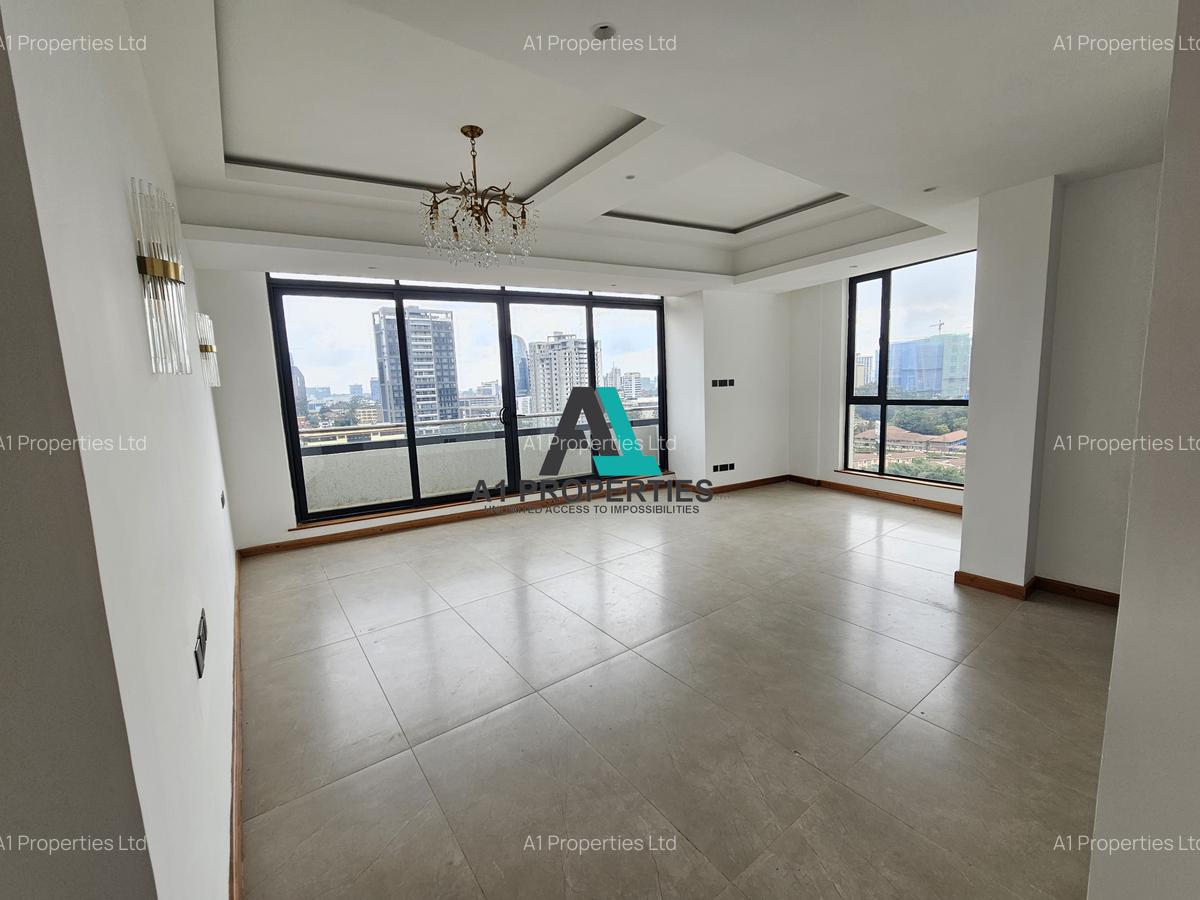 4 Bed Apartment with En Suite in Riverside - 14