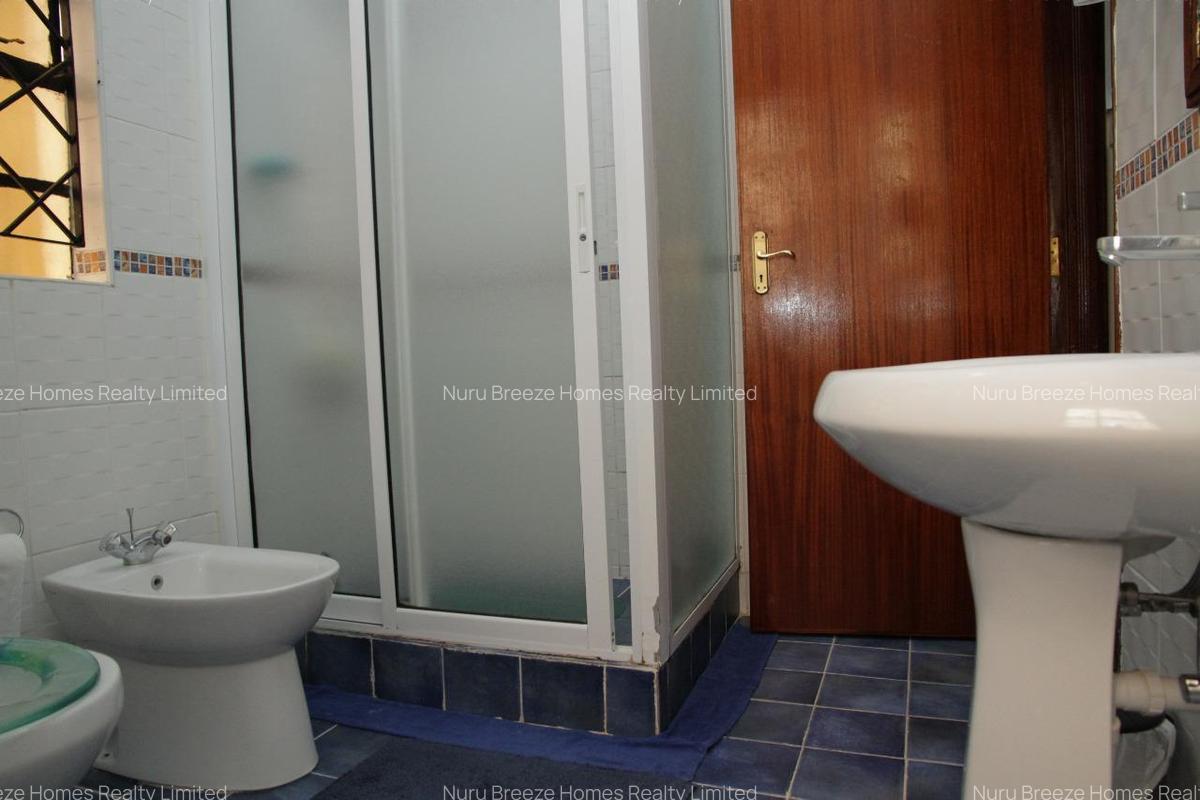 3 Bed Apartment with En Suite in Kilimani - 17