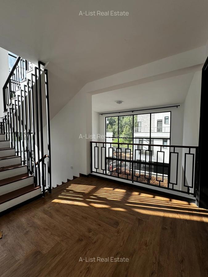 4 Bed Townhouse with Swimming Pool at Kirawa Road - 17