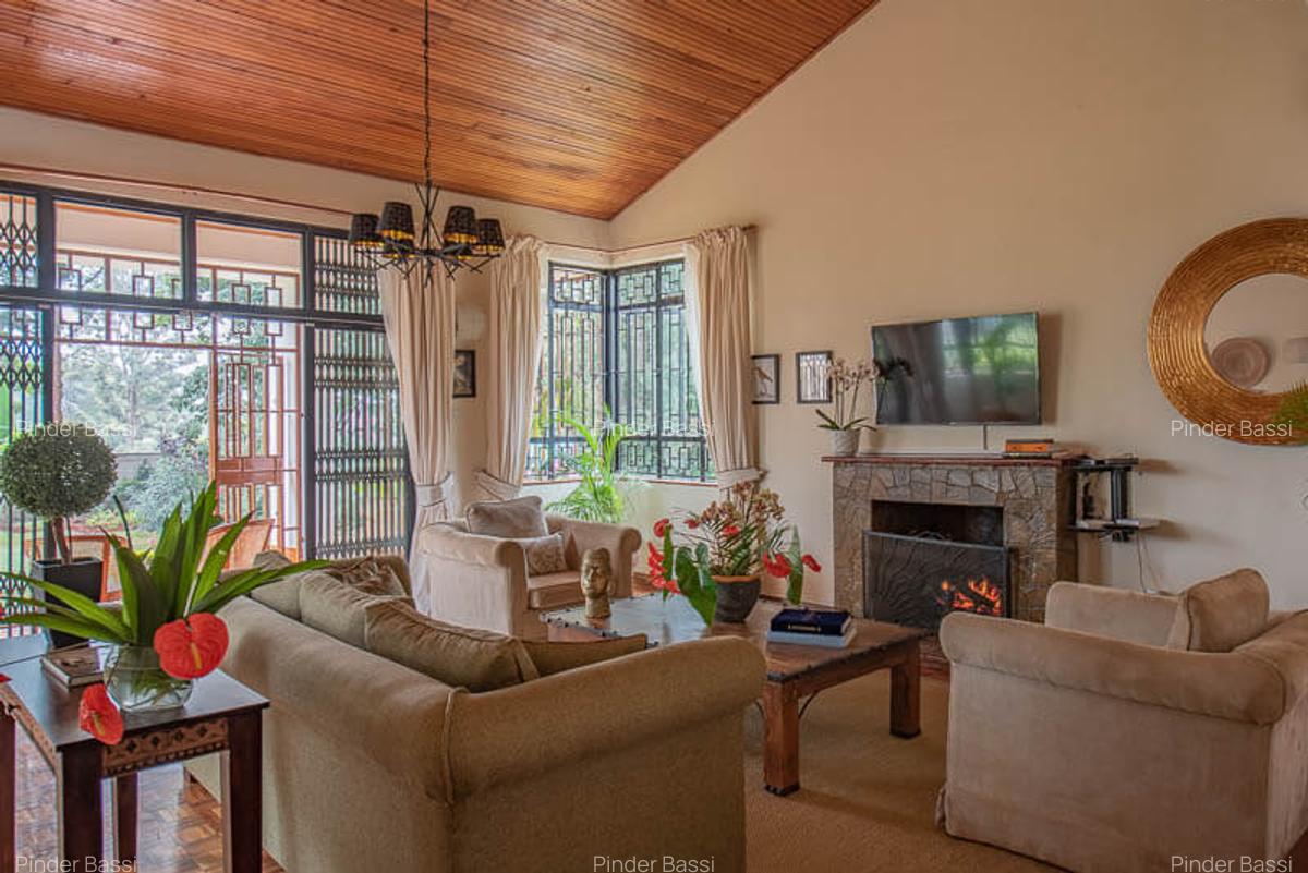 4 Bed House with En Suite in Runda - 2