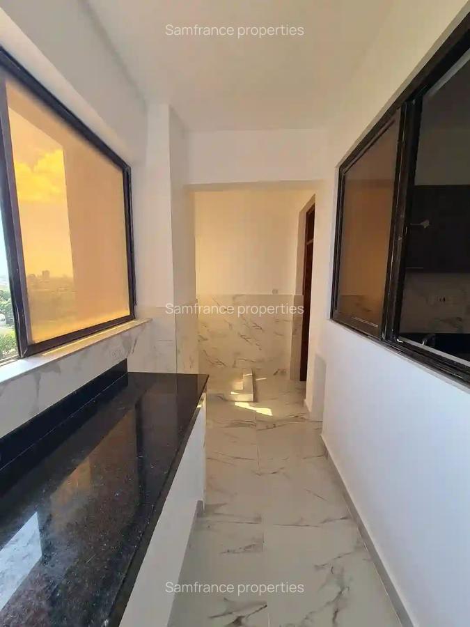 3 Bed Apartment with En Suite at Links Road - 4