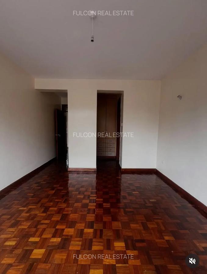 2 Bed Apartment with En Suite in Lavington - 10