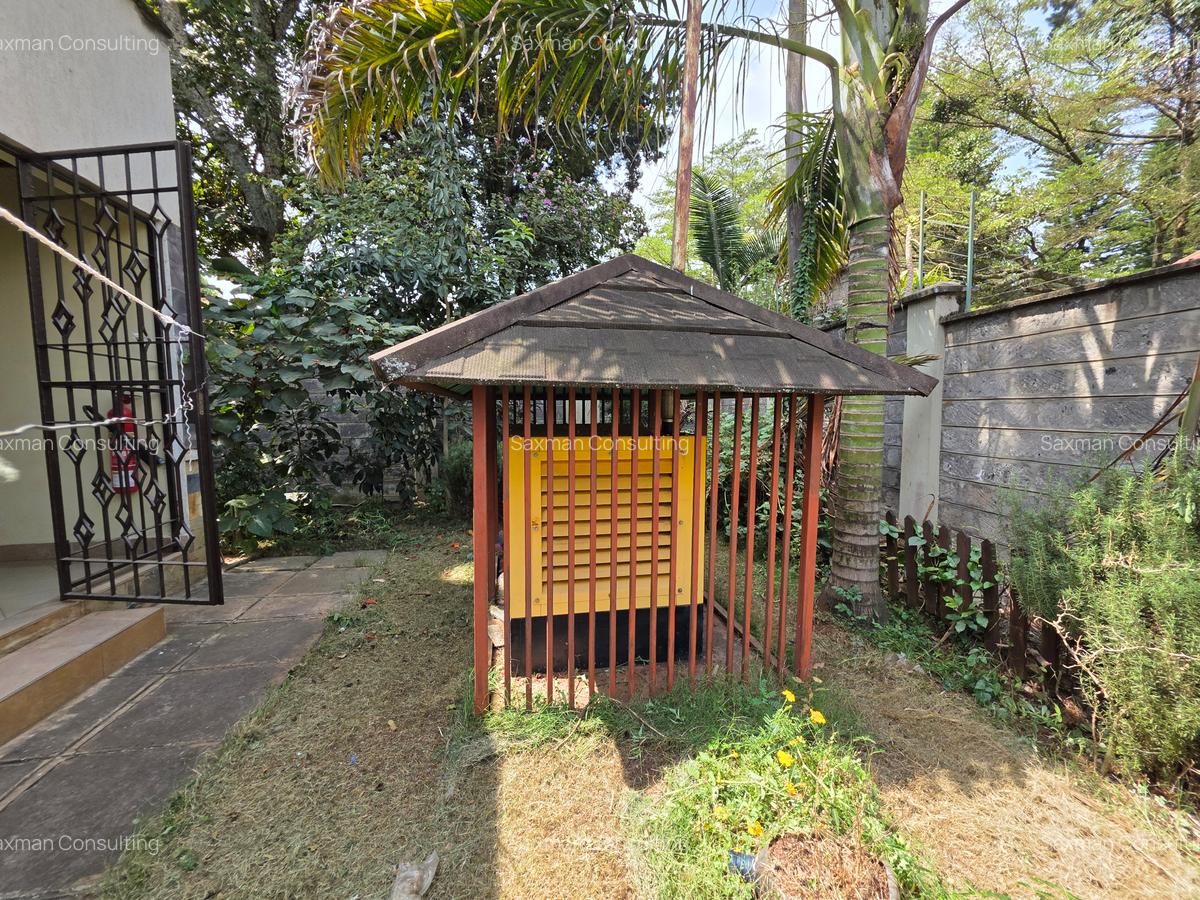 5 Bed House with En Suite in Runda - 12