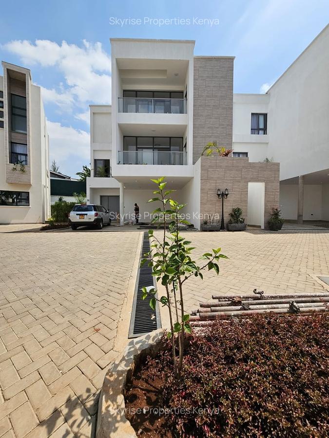 5 Bed Townhouse with En Suite in Lavington - 1
