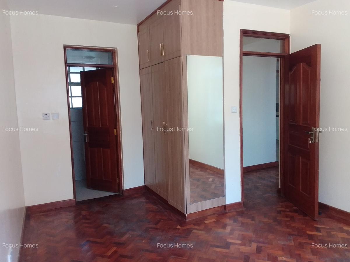 5 Bed Townhouse with En Suite in Lavington - 14