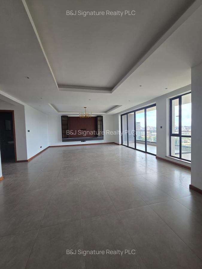 3 Bed Apartment with En Suite in Riverside - 4