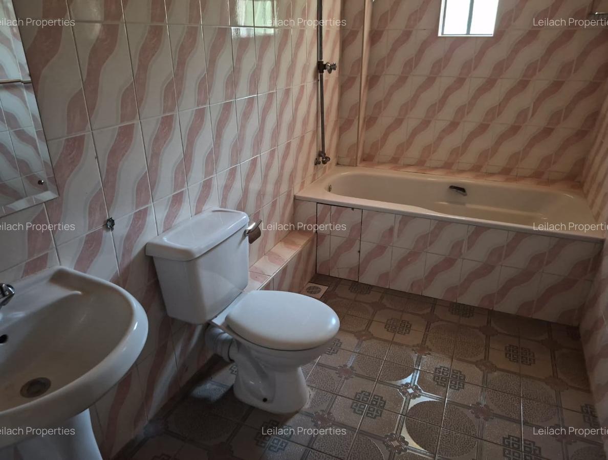 4 Bed House with En Suite in Karen - 11