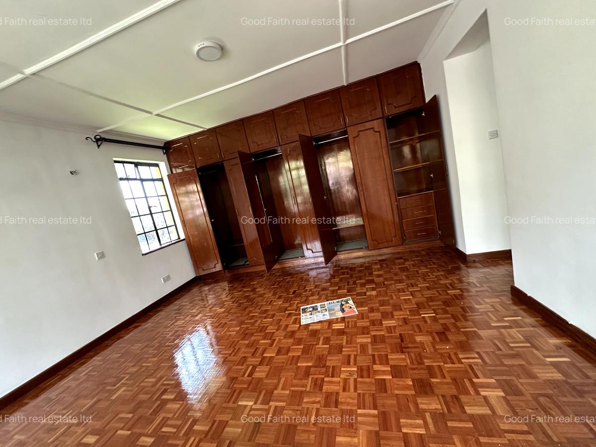 4 Bed Townhouse with En Suite in Lavington - 14