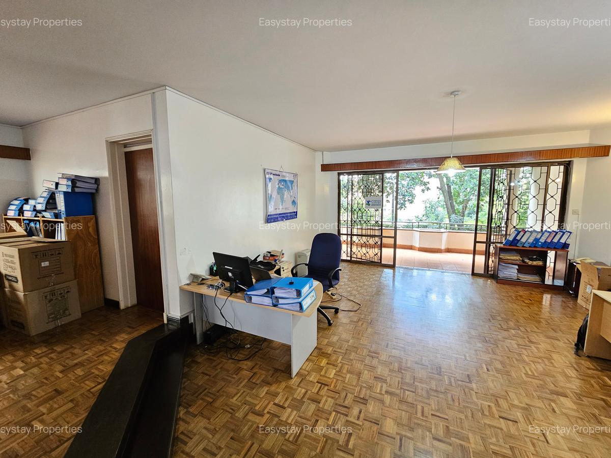 5 Bed House with En Suite in Westlands Area - 7