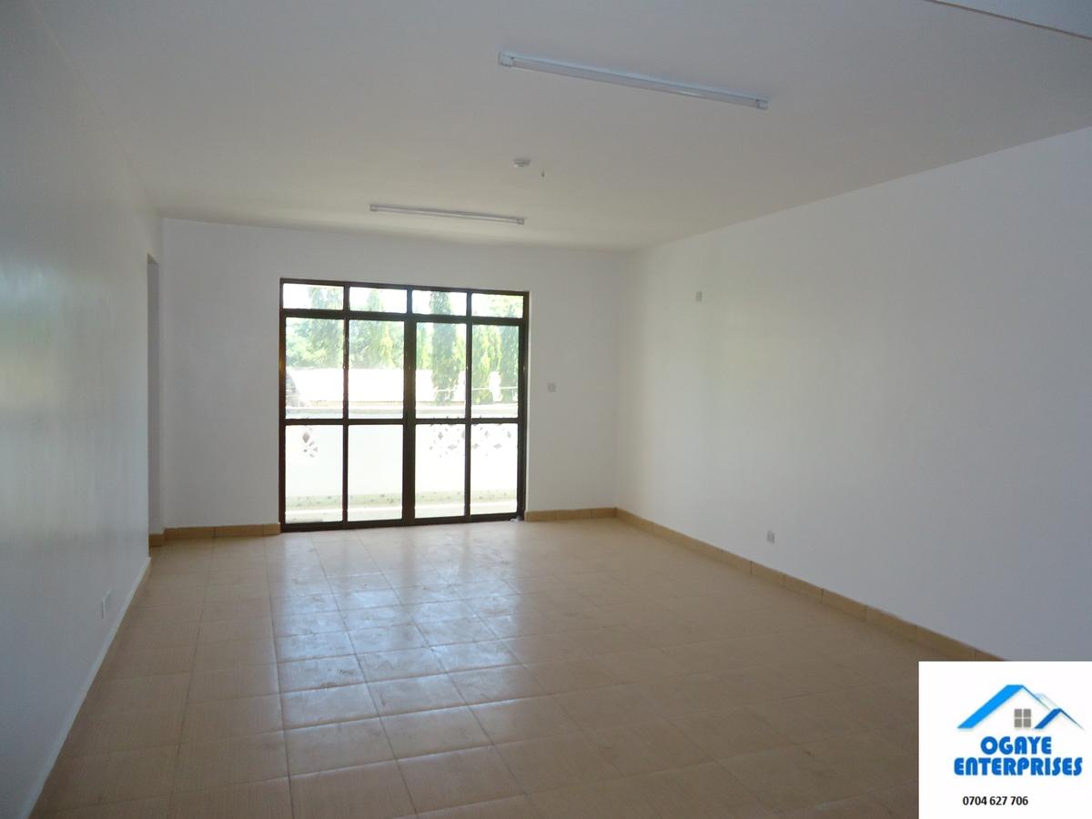 3 Bed Apartment with En Suite at Links Road - 2