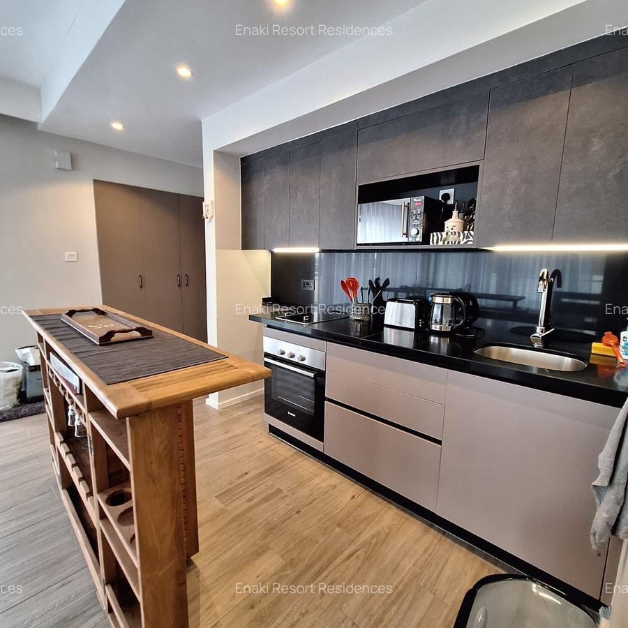 Furnished 1 Bed Apartment with En Suite at Red Hill Road - 3