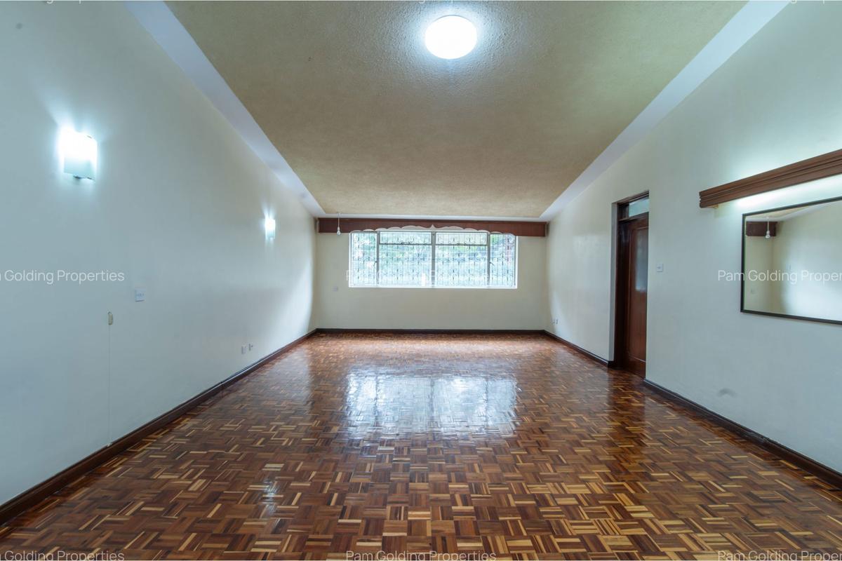 4 Bed Villa with En Suite at School Lane - 13