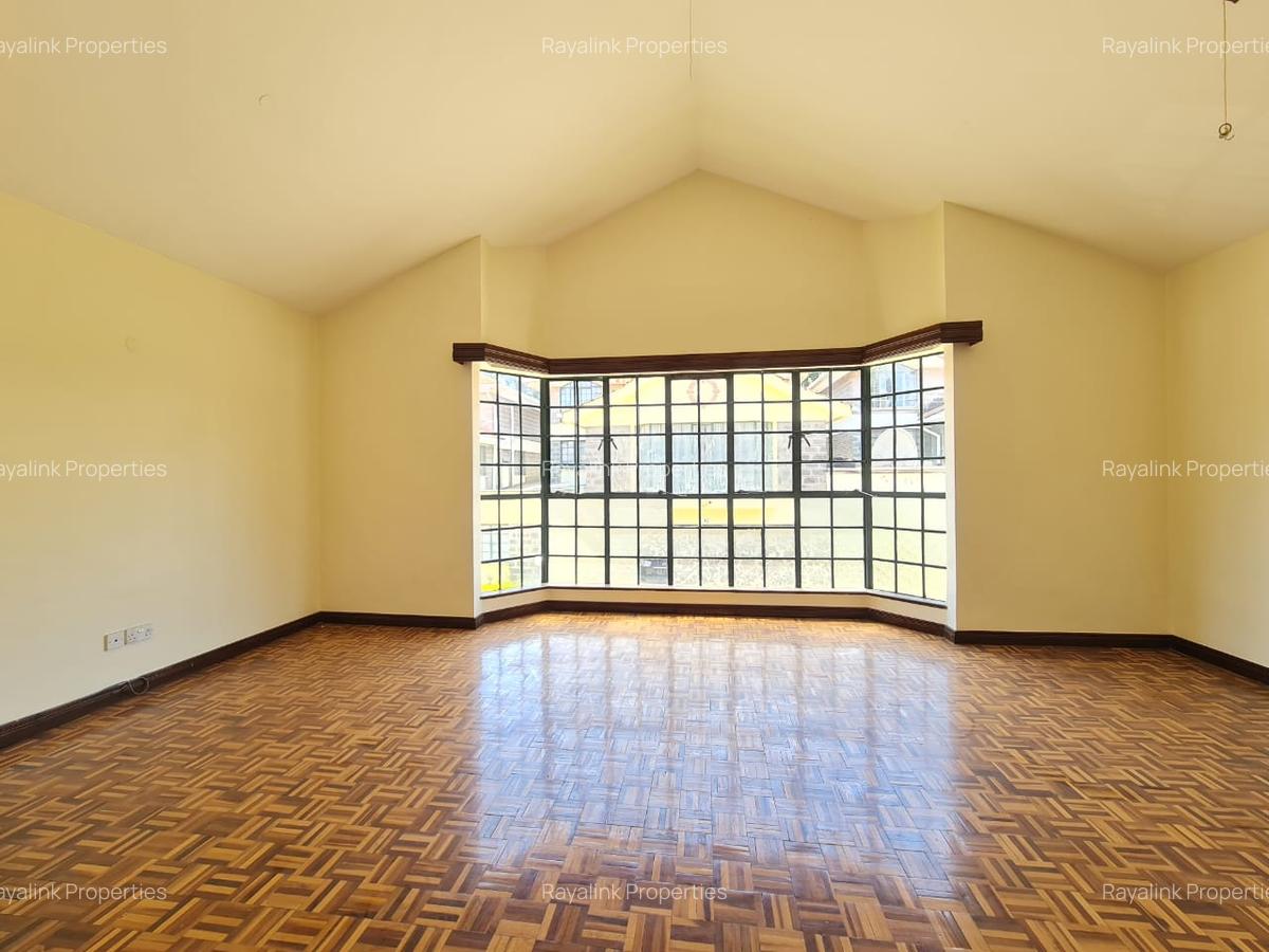 4 Bed Townhouse with En Suite at Spring Valley - 14