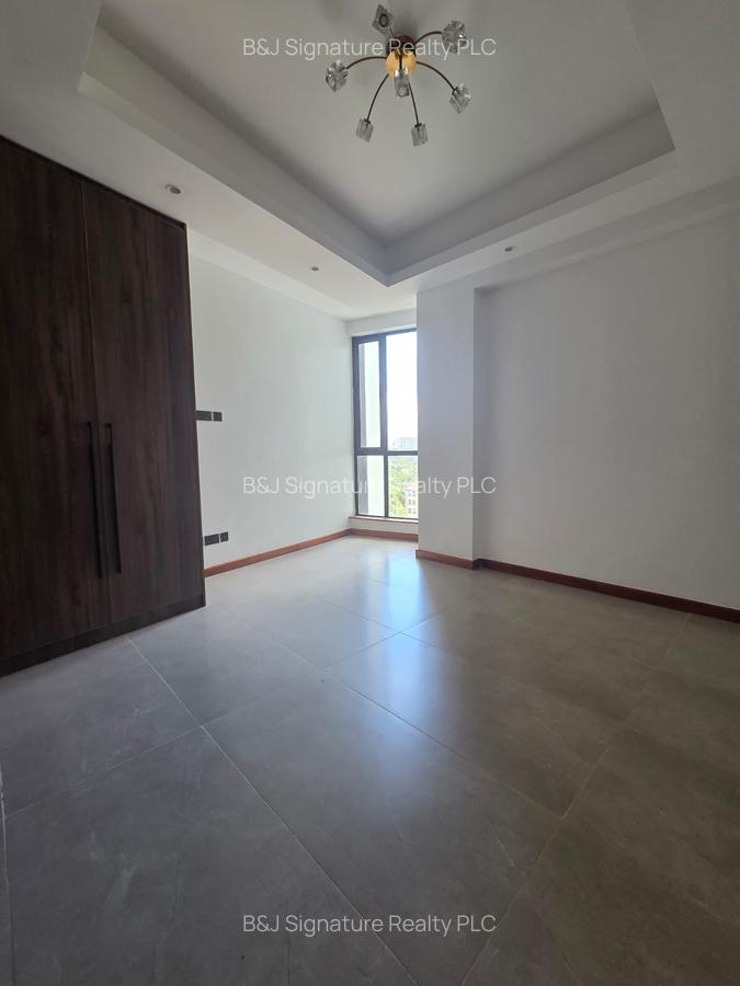 3 Bed Apartment with En Suite in Riverside - 8