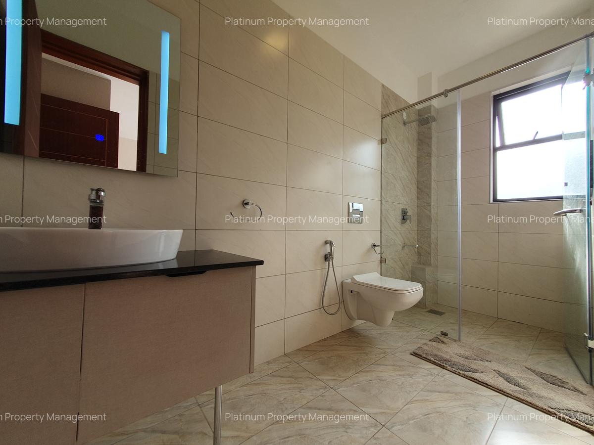 3 Bed Apartment with En Suite in Westlands Area - 13