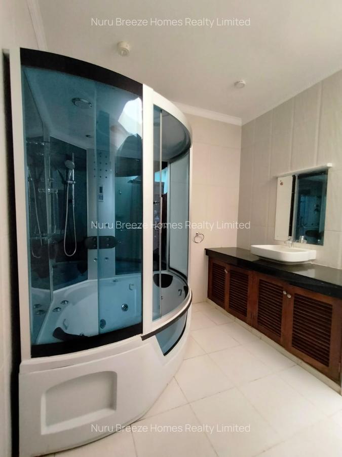 4 Bed Townhouse with En Suite in Kyuna - 14