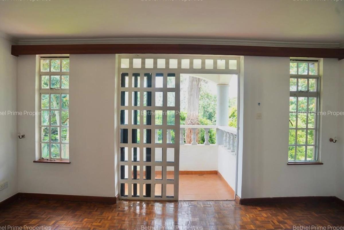 4 Bed Townhouse with En Suite in Rosslyn - 4