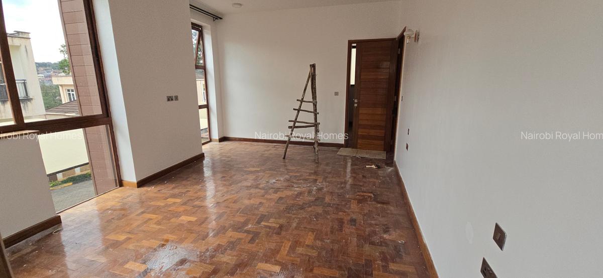 6 Bed Townhouse with En Suite at Chalbi Drive - 12