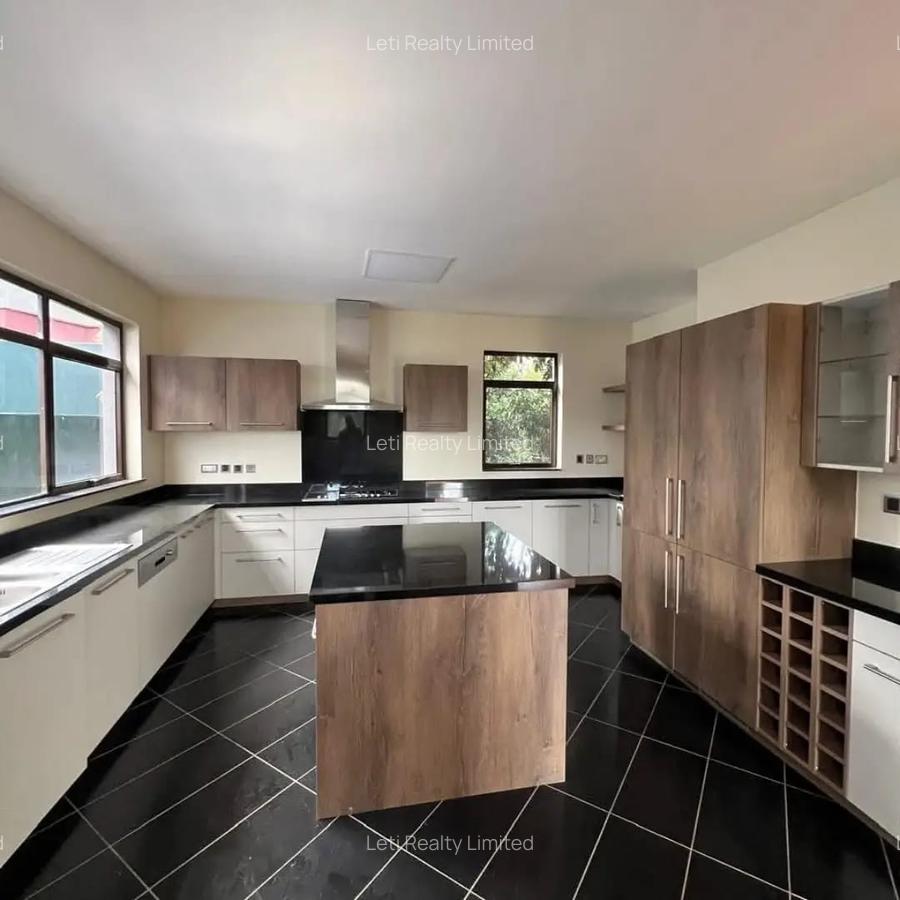 5 Bed Townhouse with En Suite in Lavington - 5