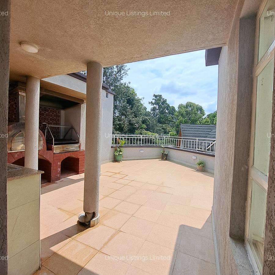 4 Bed Villa with En Suite in Spring Valley - 3