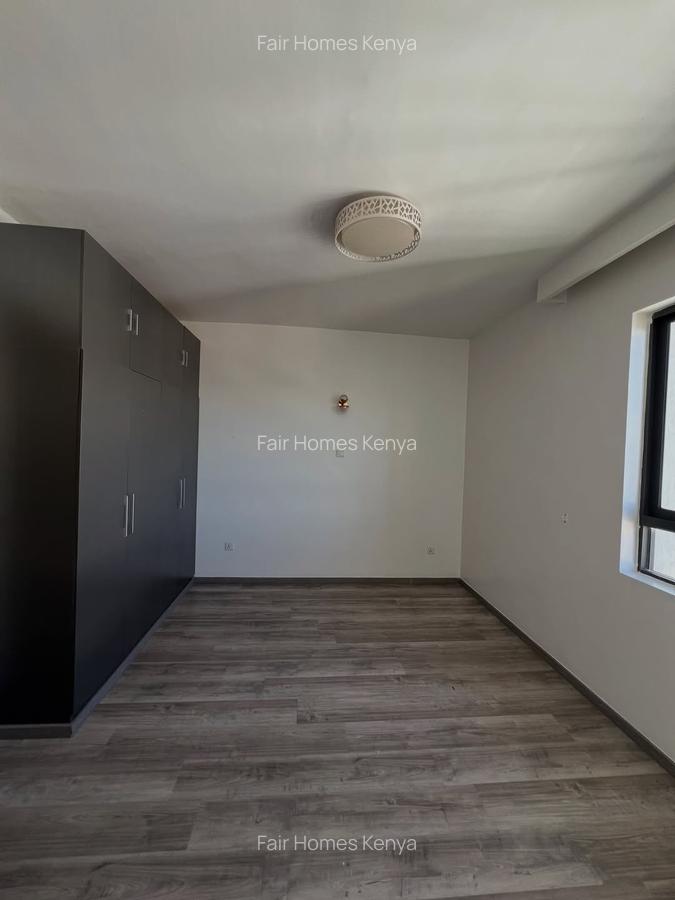 3 Bed Apartment with En Suite at Valley Arcade - 4