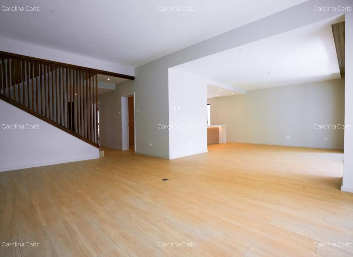 5 Bed House with En Suite at Kyuna - 8