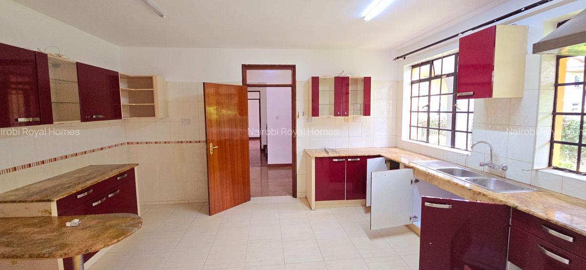4 Bed Townhouse with En Suite at Lavington Green - 12