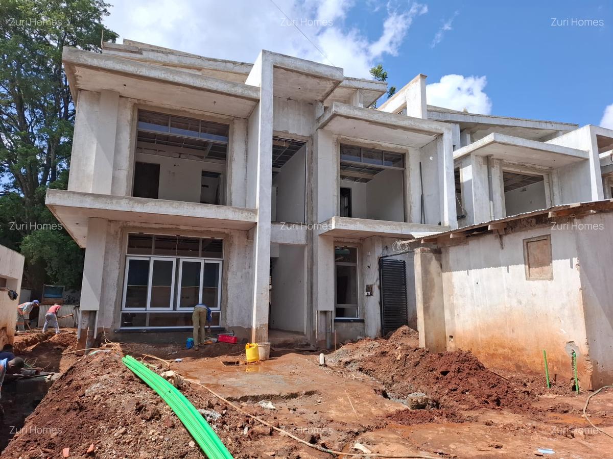 5 Bed Townhouse with En Suite in Lavington - 2
