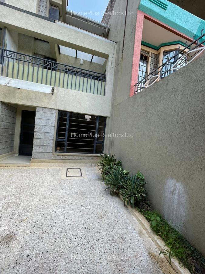 4 Bed Townhouse with En Suite at Nasra Court - 2