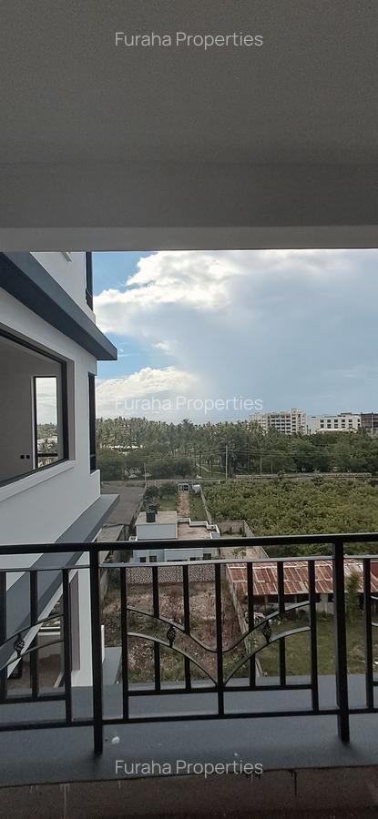 2 Bed Apartment with En Suite at Shanzu - 5