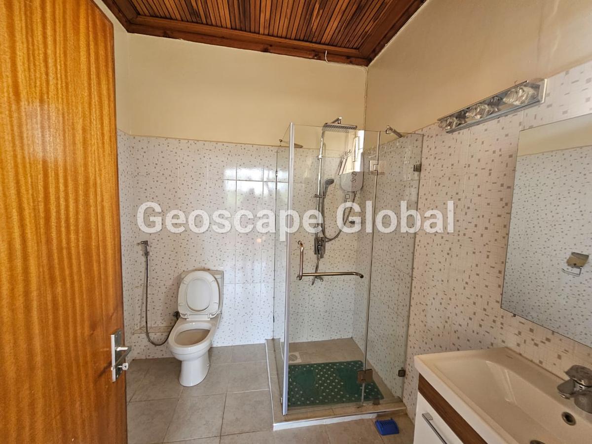 4 Bed House with En Suite in Runda - 8