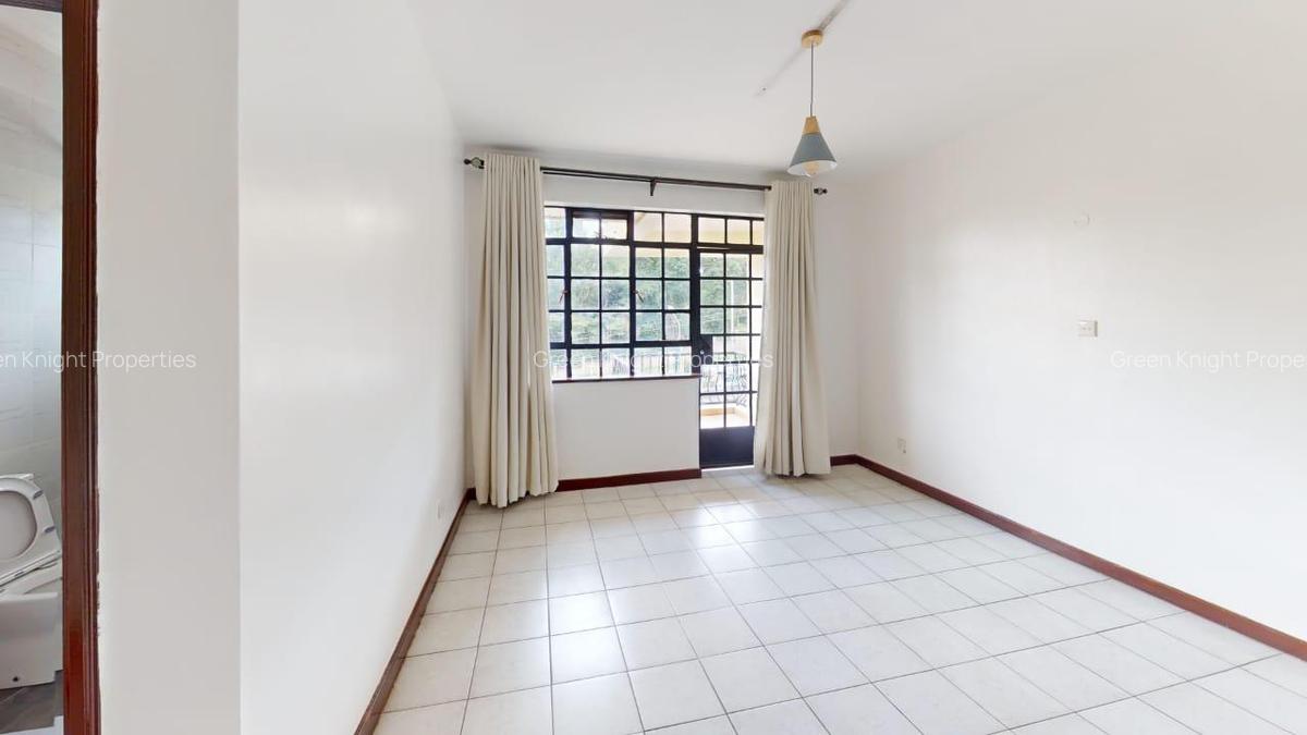 Serviced 4 Bed Apartment with En Suite in Riverside - 9