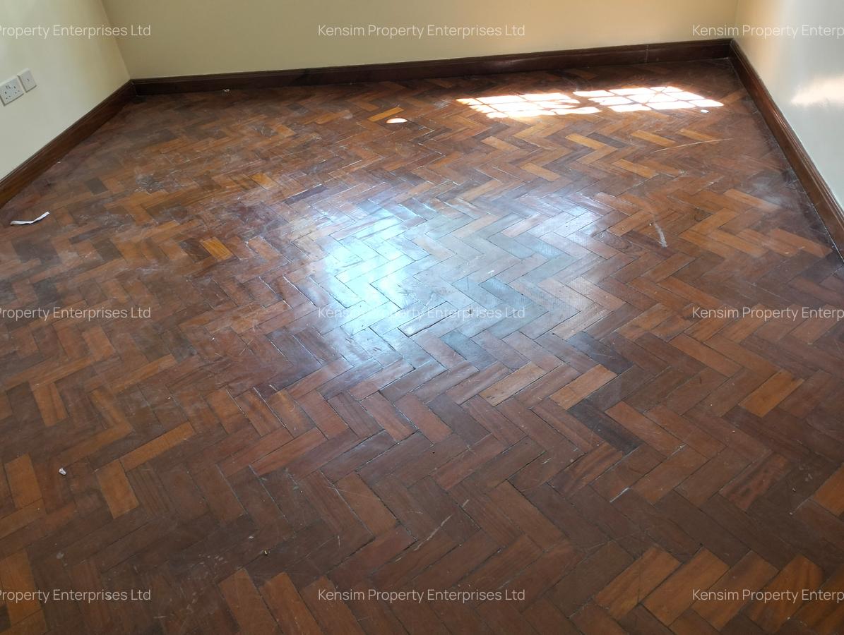 3 Bed Apartment with En Suite in Lavington - 9