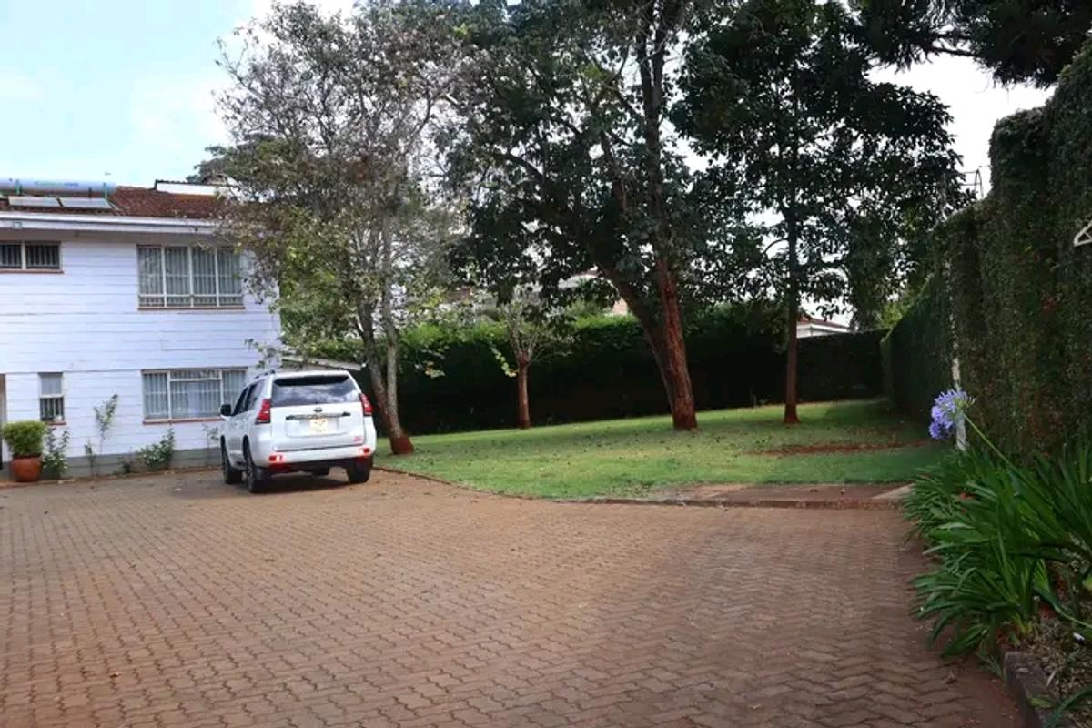 4 Bed House with En Suite in Gigiri - 12