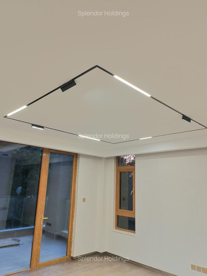 6 Bed Villa with En Suite in Lavington - 4