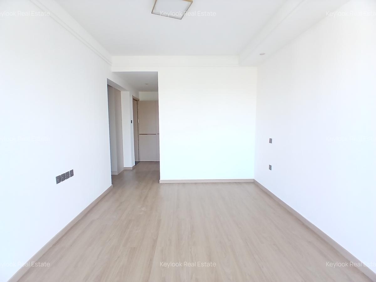 3 Bed Apartment with En Suite at Riverside Drive - 5