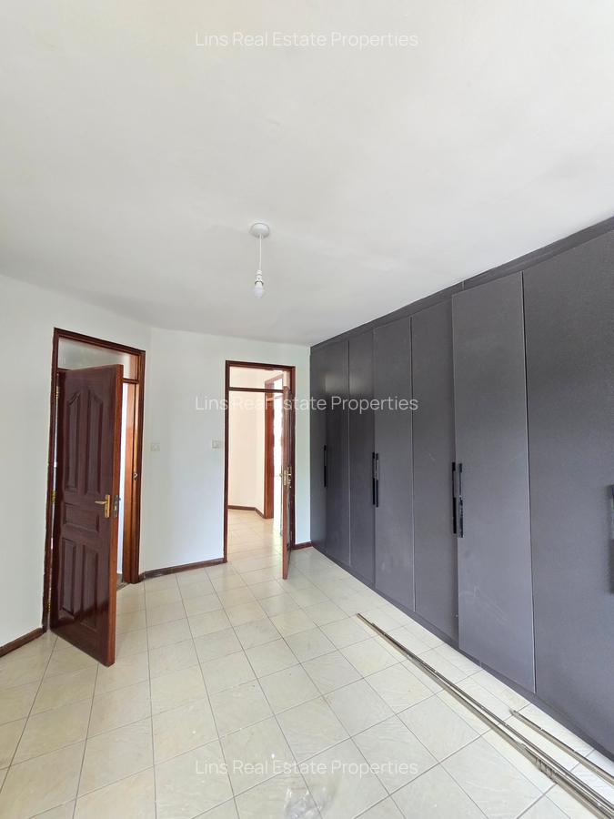 4 Bed Townhouse with En Suite in Spring Valley - 12