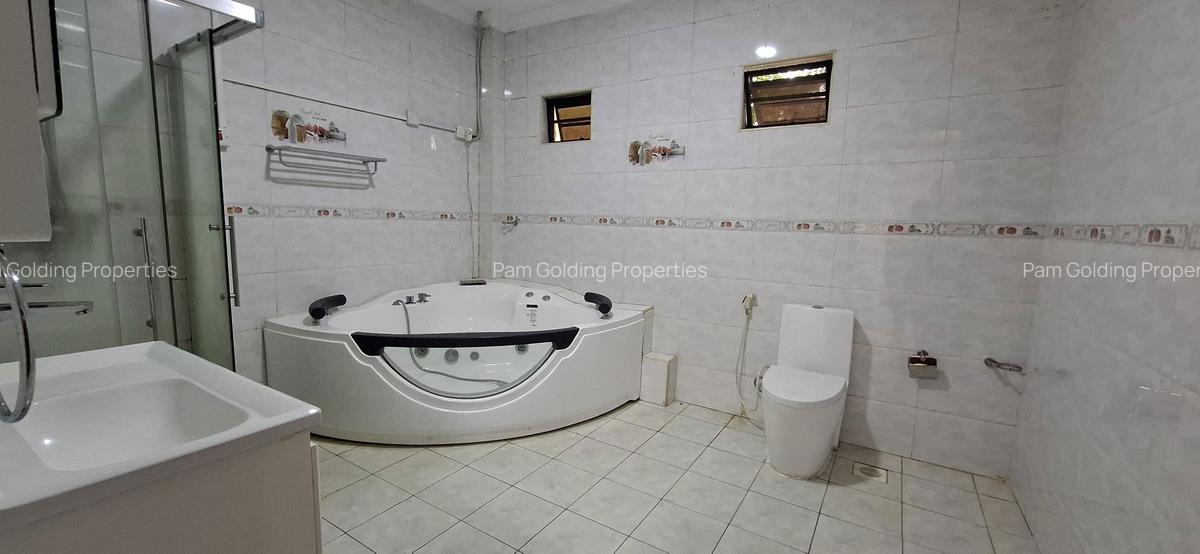 4 Bed House at Ridgeways Road - 12