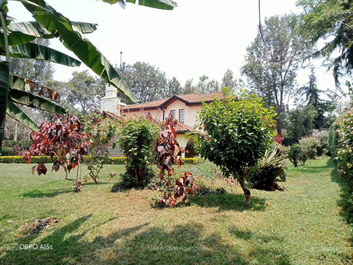 5 Bed House with En Suite in Runda - 3