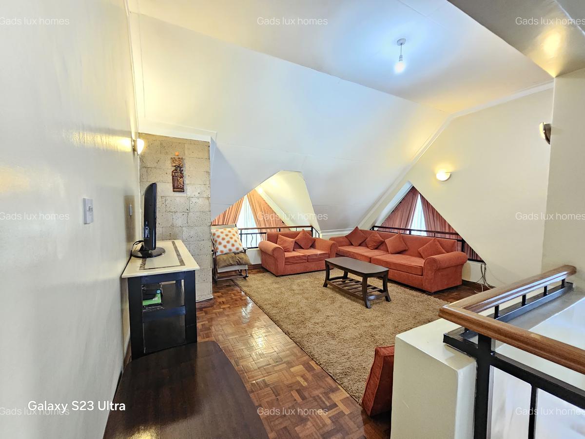 5 Bed Townhouse with En Suite at Lavington - 9