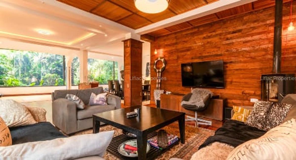 5 Bed House with En Suite in Runda - 4