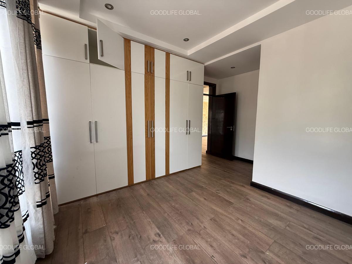 5 Bed Villa with En Suite at Lavington - 15