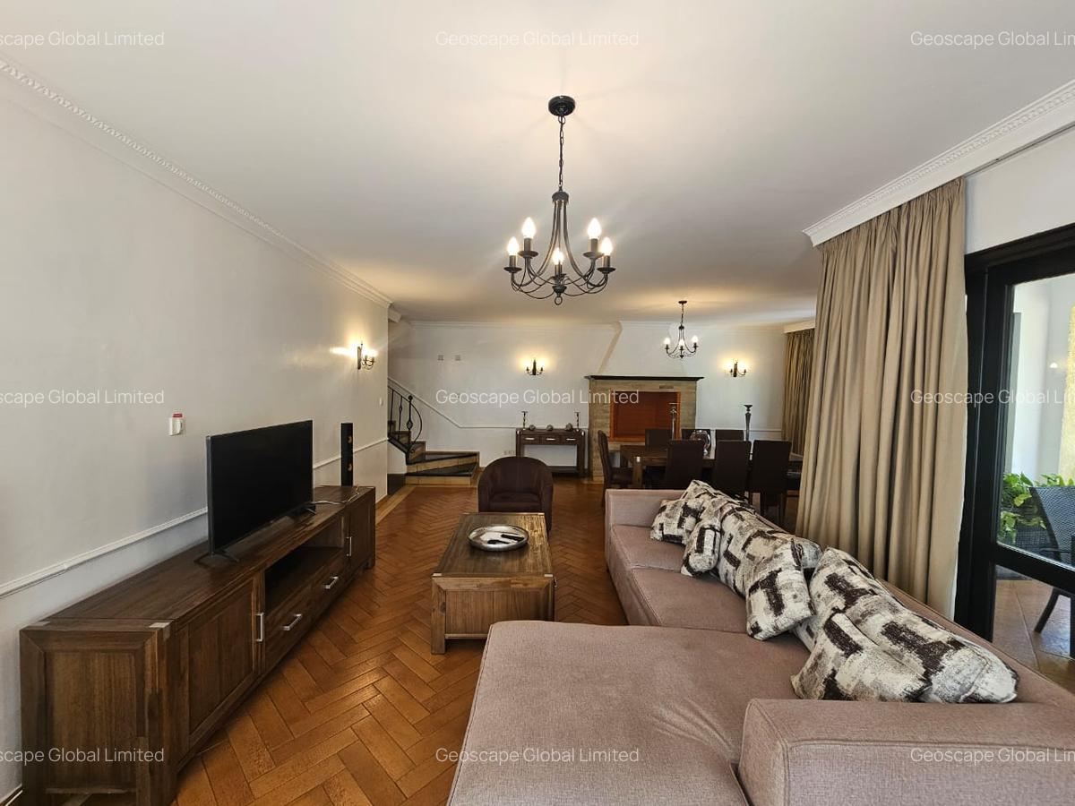 4 Bed Townhouse with En Suite in Spring Valley - 1