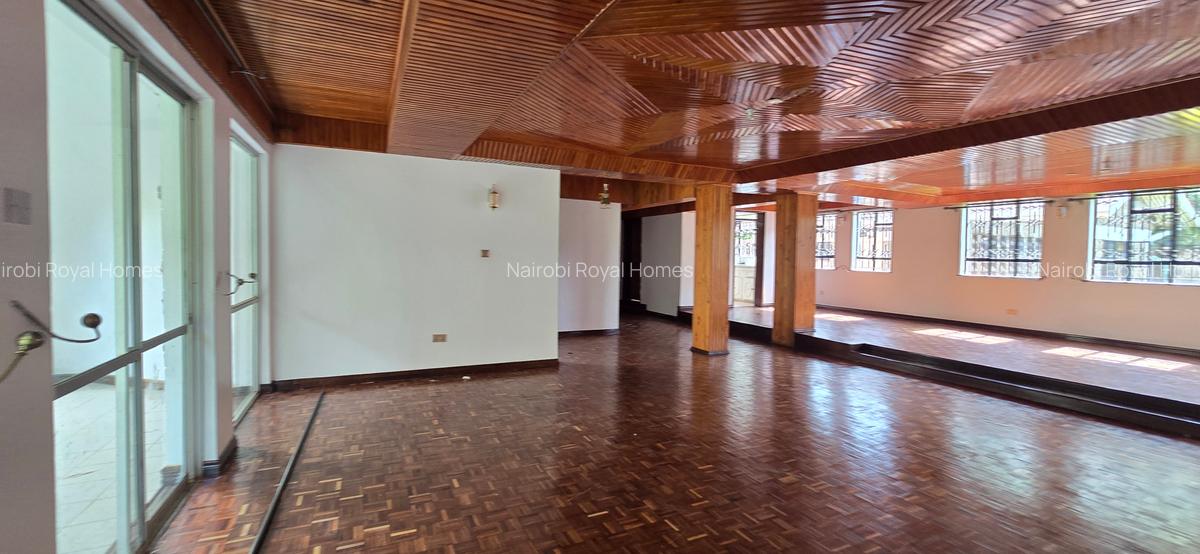5 Bed House with En Suite at Faith Avenue - 17