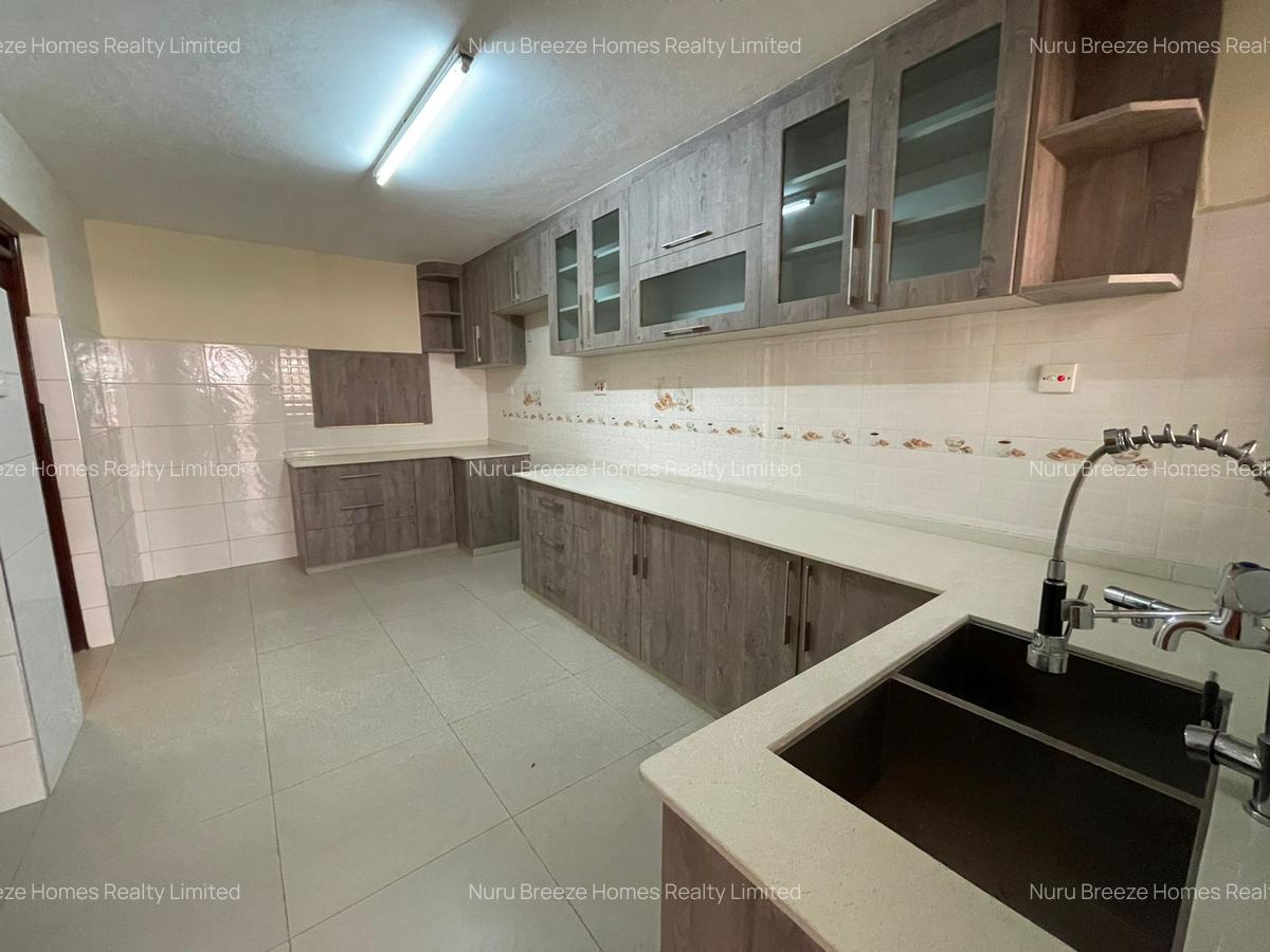 4 Bed Townhouse with En Suite in Lavington - 19